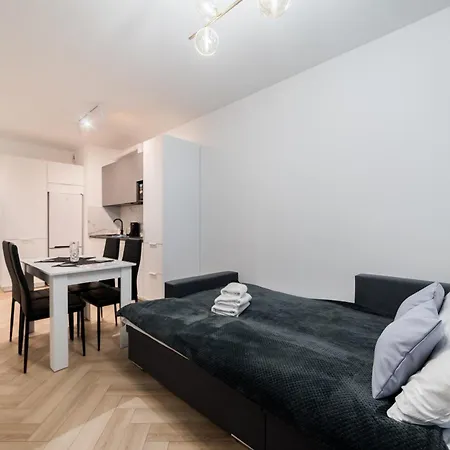 Stacja Jezyce Lavish By Bookinghost *