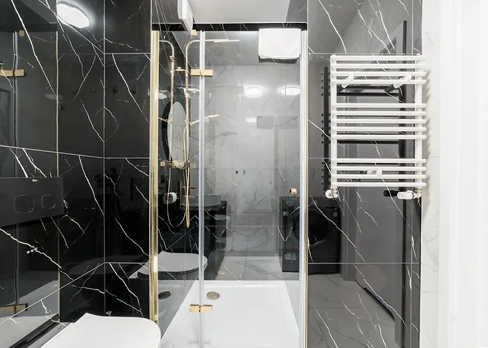 Stacja Jezyce Lavish By Bookinghost *